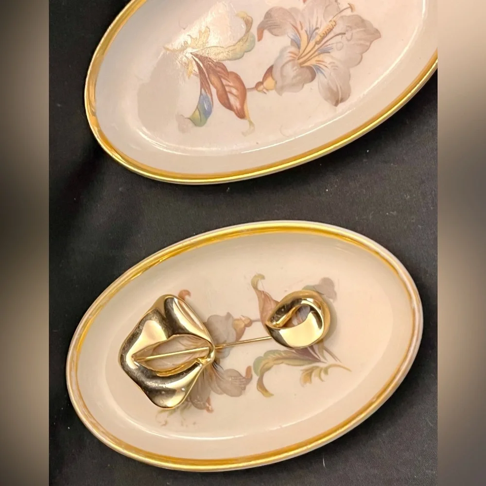 VTG Danmark Porcelain Denmark Oval Trinket Dishes Gold Rim Hand Painted Floral 2